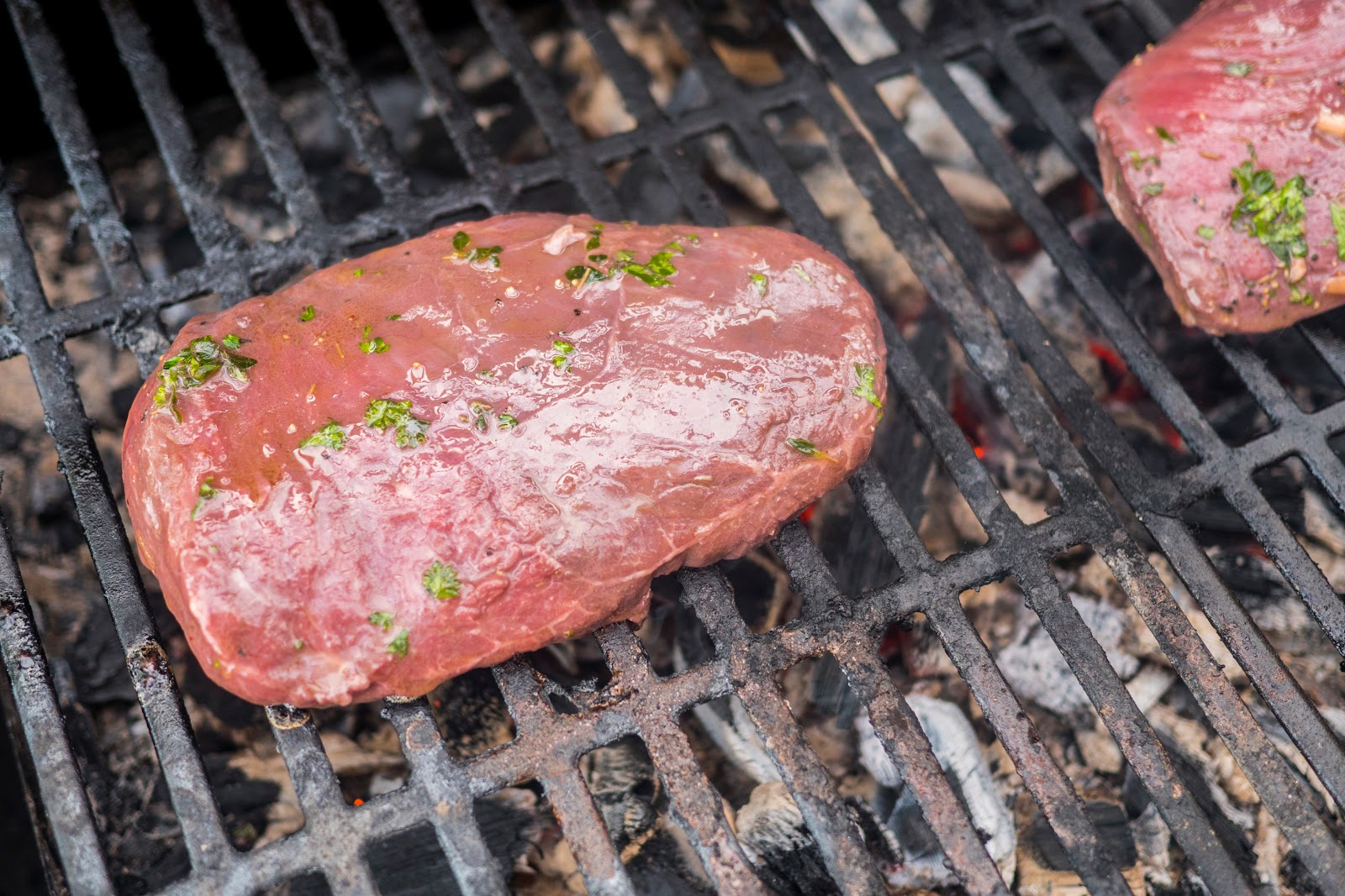 flank_steak_grillissa25cc2588_2-1